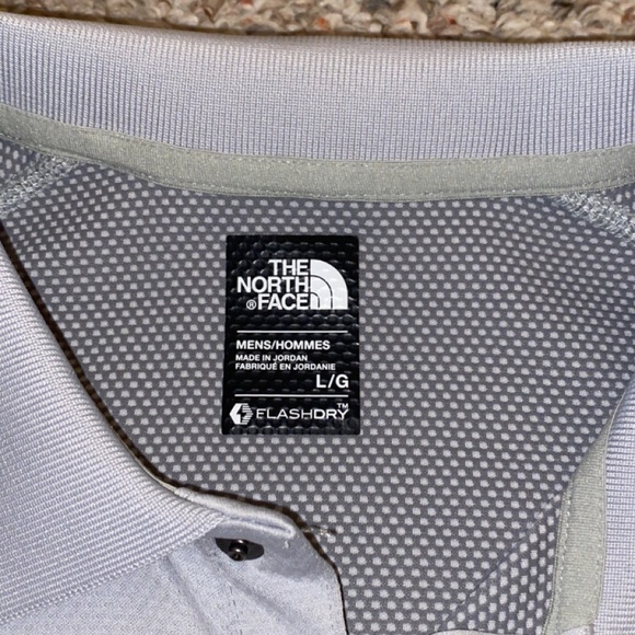 Men’s Northface flash dry shirt size large. Grey color 2 small snags in pictures - Picture 3 of 4